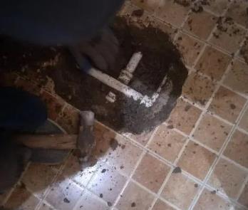 余干卫生间漏水维修公司为您分享下卫生间渗水如何处理及注意事项